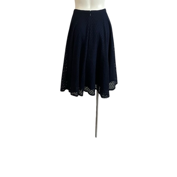 Eva Mandes Elegant Navy Blue Crochet Skirt - Picture 8 of 10